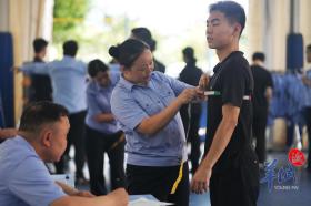 这届年轻人为什么想当警察？来听听广州新警的回答