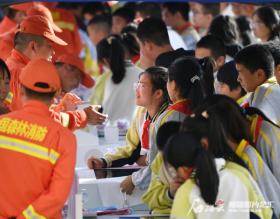 “国际减灾日”科普活动进校园